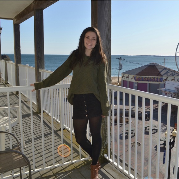 Rachael T - Picture 5 of 5